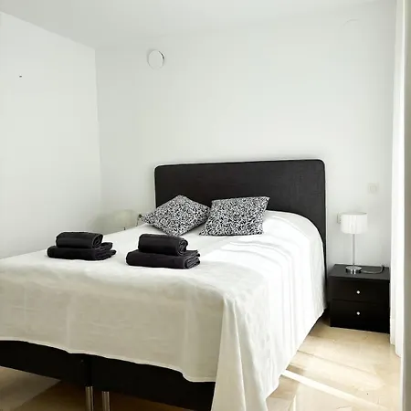 Apartment Stunning Near Golf Courses Perfect For Relaxation! Marbella