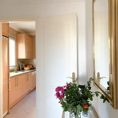 Apartment Stunning Near Golf Courses Perfect For Relaxation!
