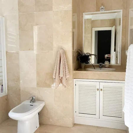 Stunning Near Golf Courses Perfect For Relaxation! Apartment